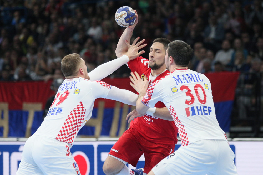 Ovo ni u ludilu nismo očekivali! Pogledajte šta su HRVATSKI RUKOMETAŠI URADILI pre nego što su napustili "Arenu"! (FOTO)