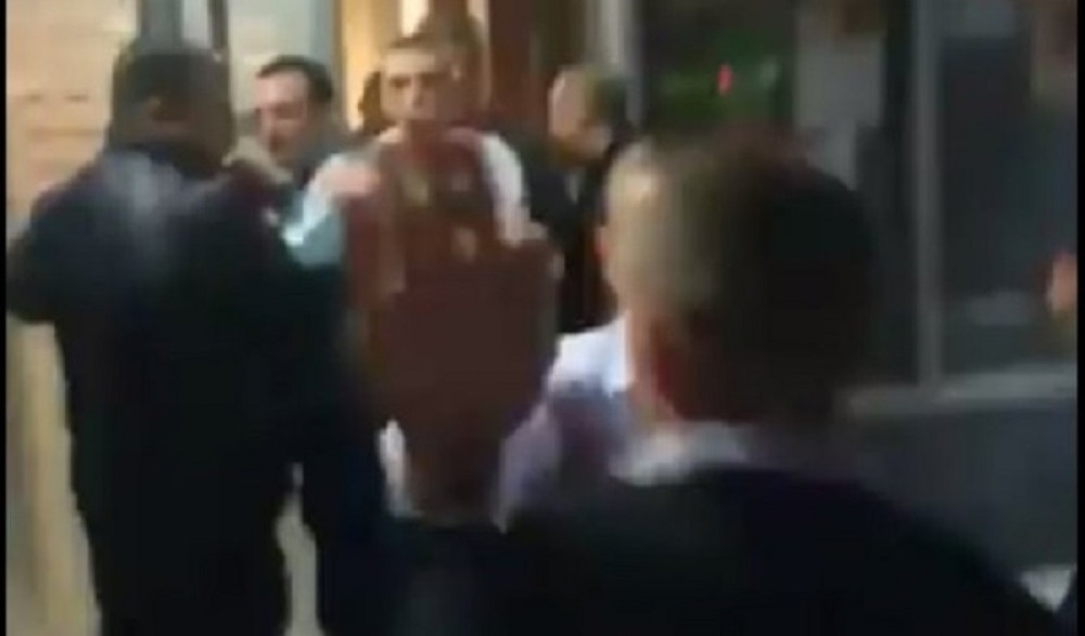 Iživljavanje Đilasovaca nad odbornicima SNS-a upravo je prešlo sve granice zdravog razuma! Tužno je i jadno šta rade ljudima...