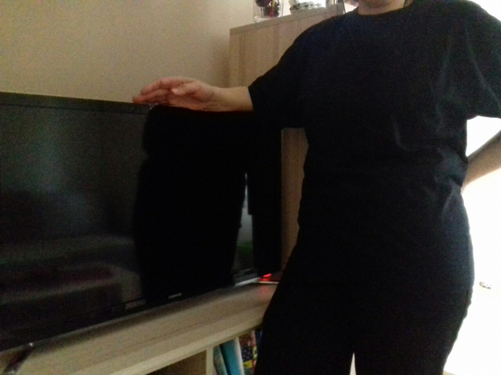 Ljiljana je u agoniji zbog greške majstora, pogledajte šta joj je uradio sa televizorom! (FOTO)