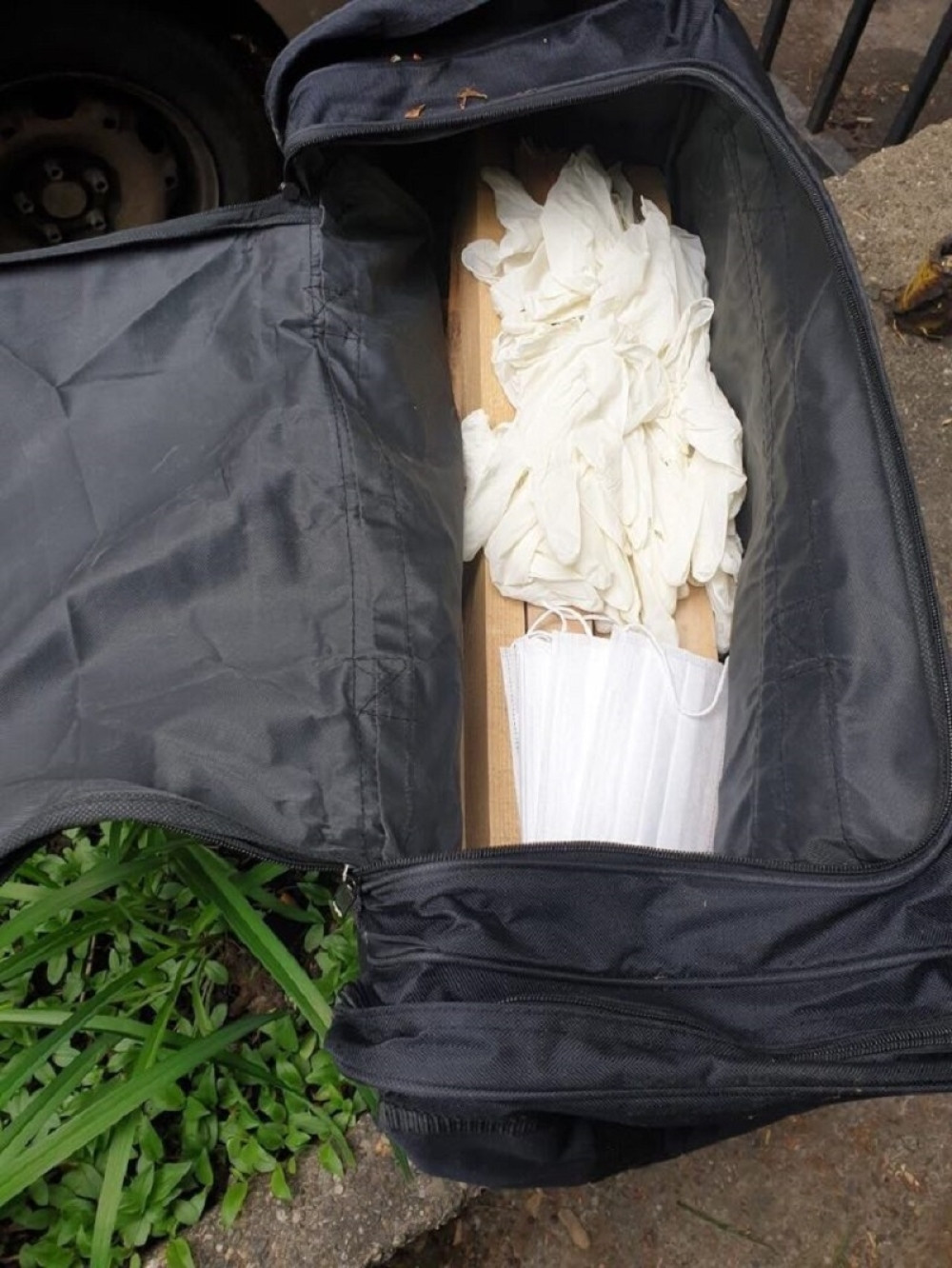 Torbe se pojavljuju širom centra grada, u 15 sati očekuje se da izbije veliki haos!