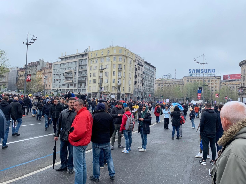 Đilas, Boško i Jeremić tvrde da je na protestu bilo 100 hiljada ljudi, a sada se saznalo za njihovu bruku van granica Srbije!