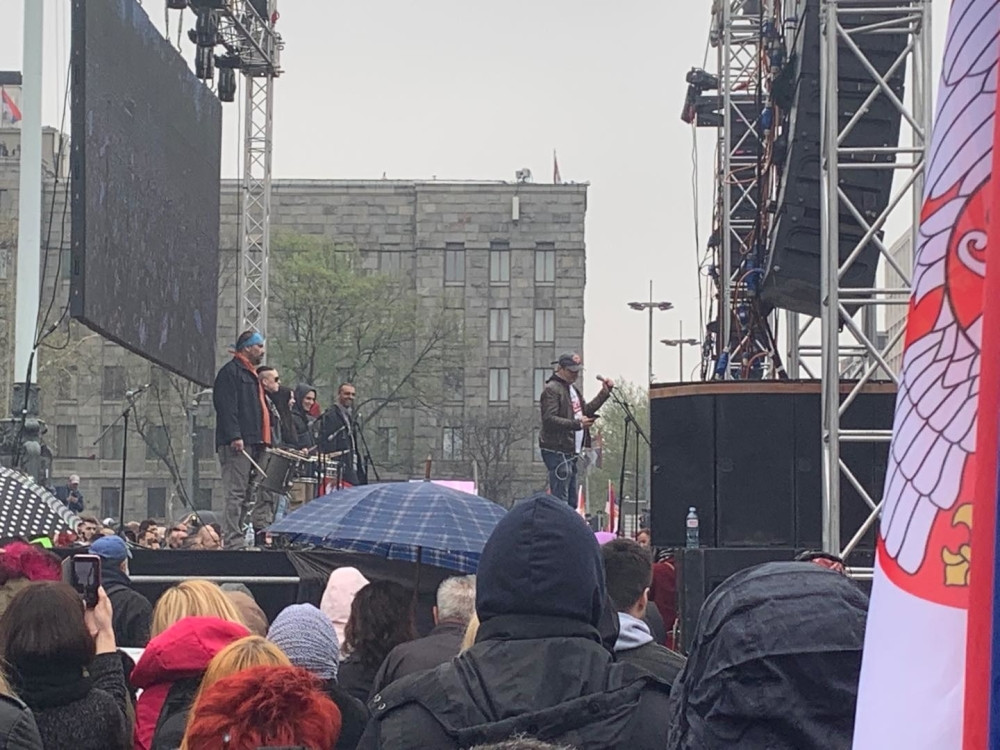 Sergej uvredio nacionalne manjine, građane Srbije - Posle OVIH REČI, počeo razlaz na protestu!