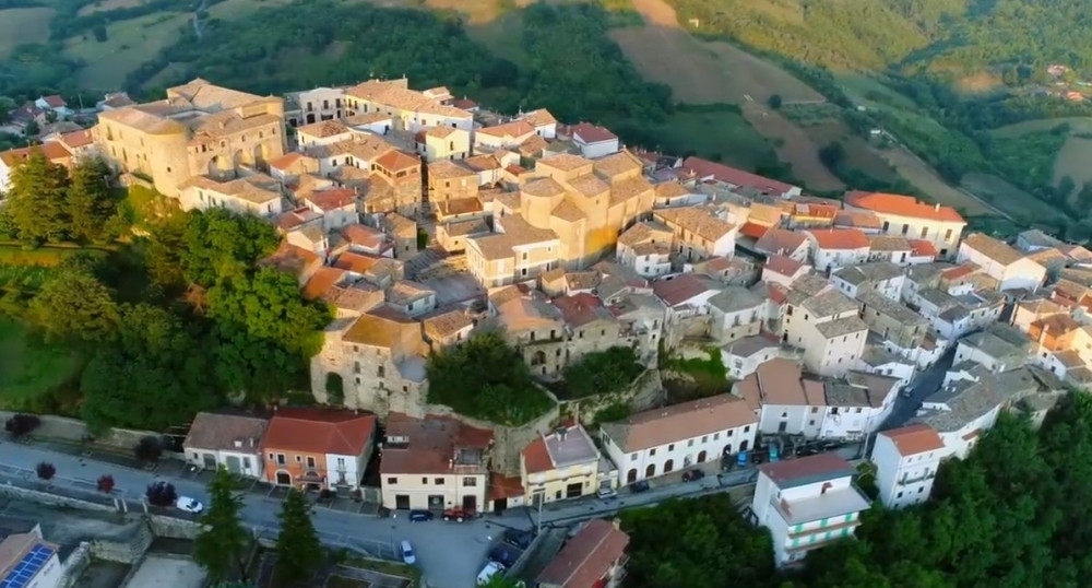 Nude 700 evra mesečno da se preselite u predivnu oblast, a postoje samo dva uslova!