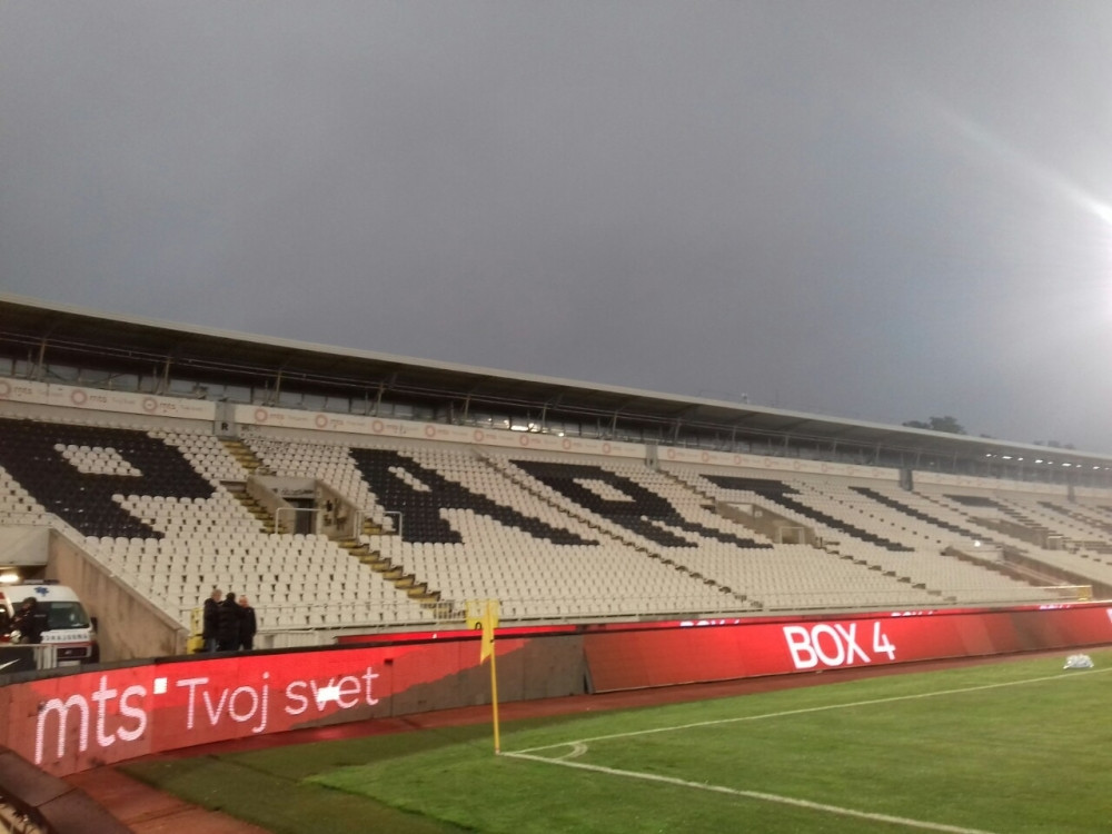 Tuča navijača pred susret Partizana i Crvene zvezde