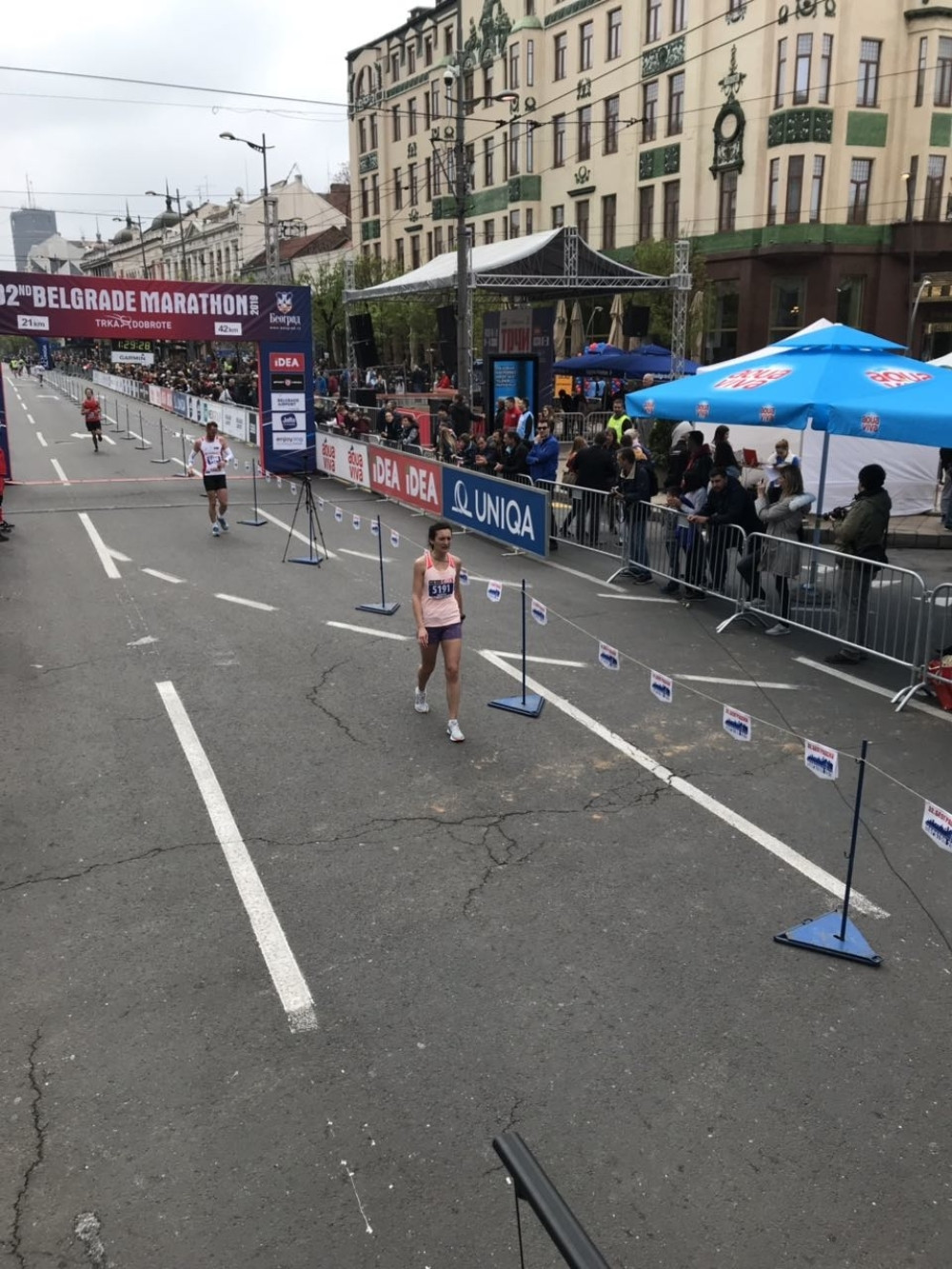 Ova devojka je danas trčala maraton i ima jednu VAŽNU PORUKU koju bi cela Srbija trebalo da čuje!