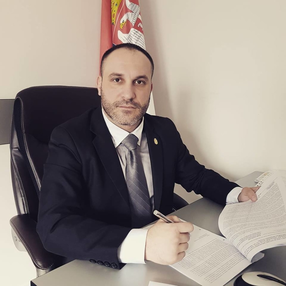 Ako se usvoji novi predlog zakona, biće kažnjeni svi koji izgovore uvredu na račun političara