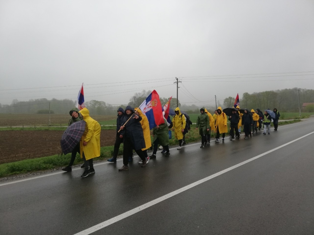 Ovi Srbi sa severa Kosova već danima pešače do Beograda. Pročitajte šta imaju da nam kažu!