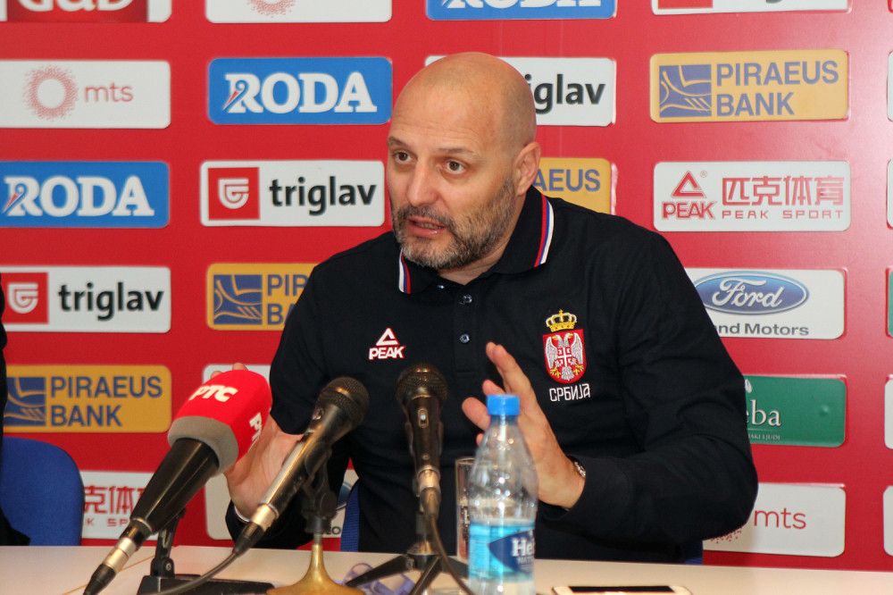 "Moraju da se spuste na zadnjicu i svaki da se zapita dobro" ISKREN I SUROV PREMA IGRAČIMA