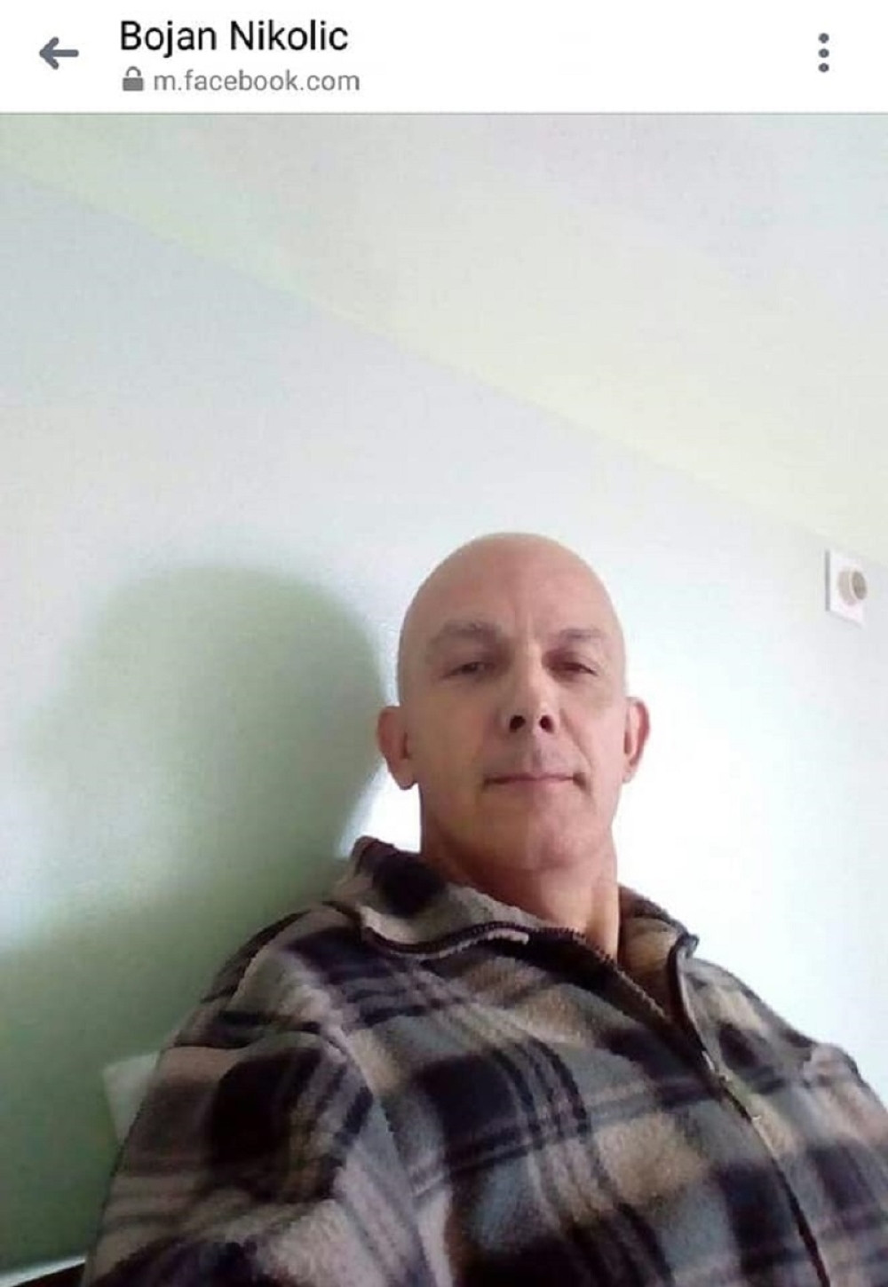 Bojan iz Leskovca terao devojčicu (13) da se tušira gola snimajući se za njegove oči! Isplivao gnusan sadržaj!