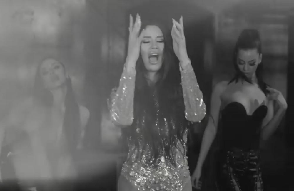 Kaća ima napad panike, a izgleda kao MILION DOLARA