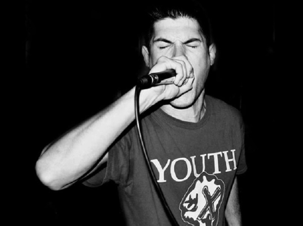 Naš mladi pevač pronađen mrtav u kupatilu: Kolege i prijatelji se opraštaju od njega!