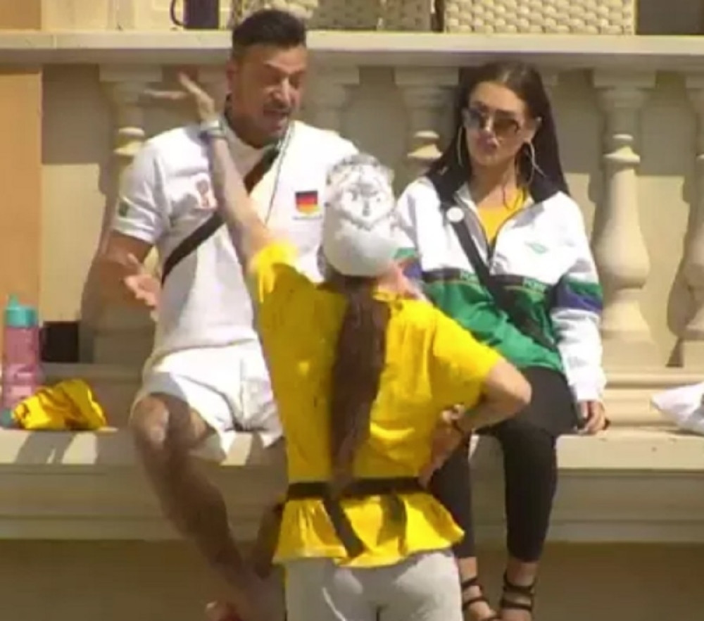 Ljuba ga IŠAMARALA ispred Ane! Koraćeva od šoka nije mogla da dođe sebi!