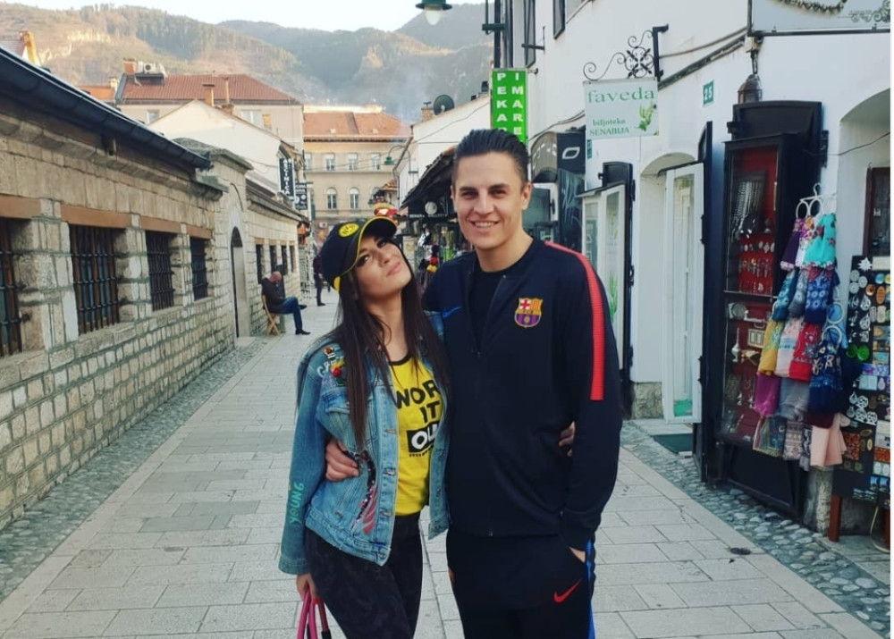 Izabela dobila nervni slom, pa polupala sve po stanu! Elvin želeo da raskine sa njom, ali se zbog ovoga predomislio?!