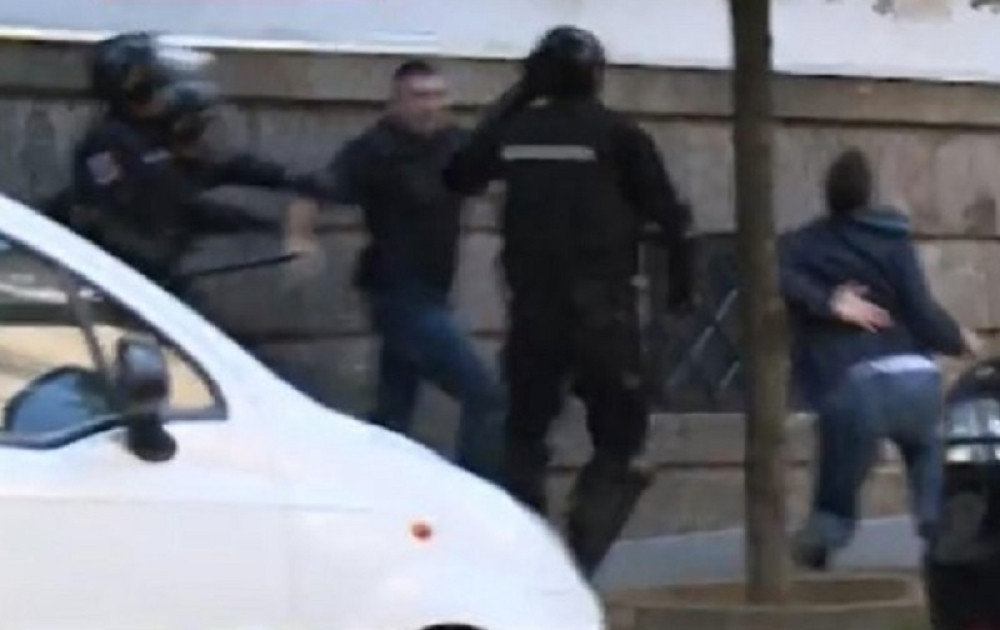 Žandarmima koji su pretukli Andreja Vučića i Predraga Malog uslovne kazne od po osam meseci zatvora!