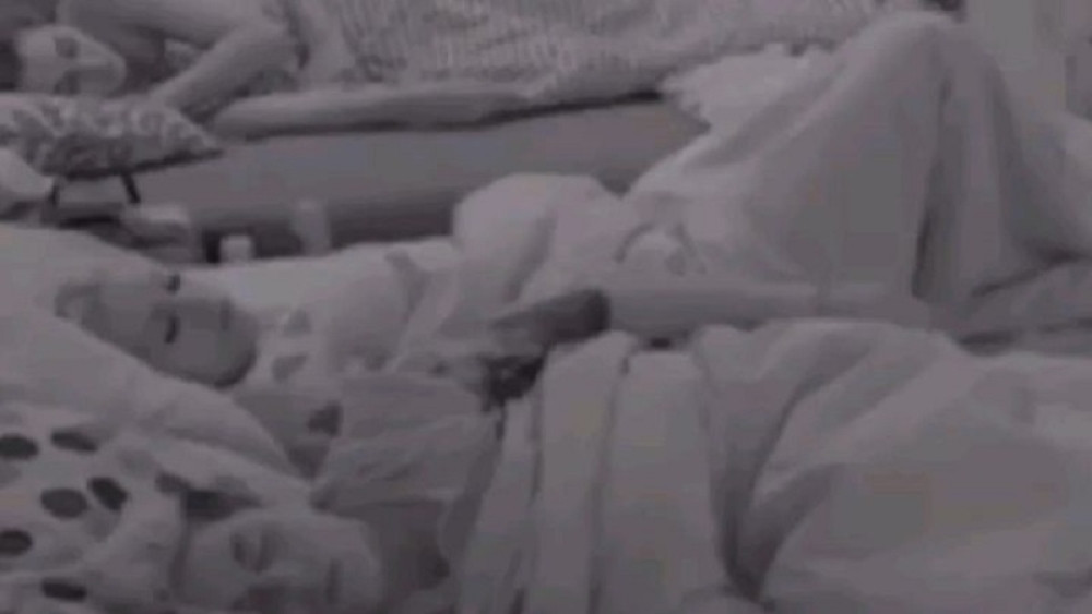 Sanja Stanković uhvaćena kako se SAMOZADOVOLJAVA, se*s sa Matorom joj nije dovoljan! (VIDEO)