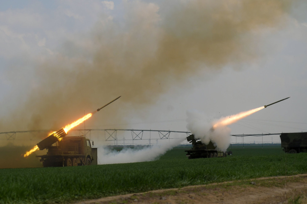 Vojska Srbije pokazala MOĆ! Zemlja drhtala od " Ognja", " Alas" i " Nora"