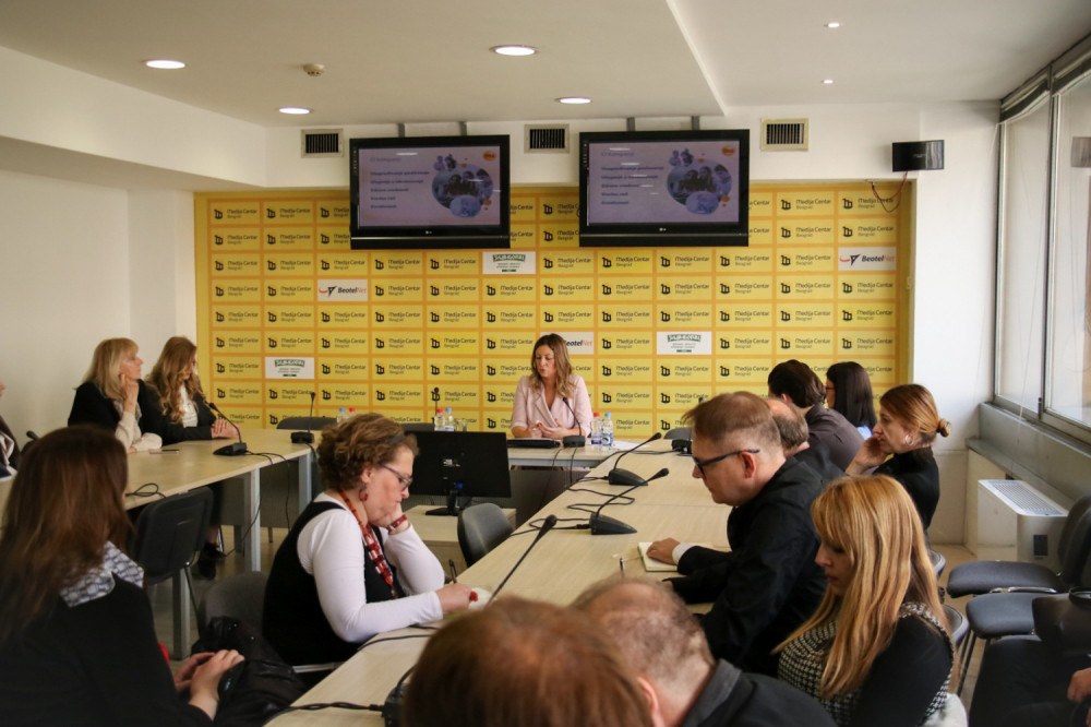 DIS predstavlja "Znanje zna budućnost"