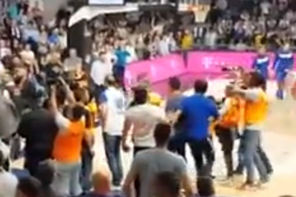 Evo kako se sin ministra pravda za šokantno ponašanje i pljuvanje košarkaša Zvezde! (VIDEO)