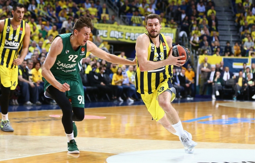 Gudurić tragičar, Žalgiris šokirao Fener usred Istanbula, brejk Baskonije u Moskvi (VIDEO)