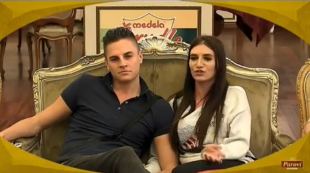 Izabela ne prestaje da vređa Elvinove fanove! Sraman potez pred kamerama, a evo i koji! (VIDEO)