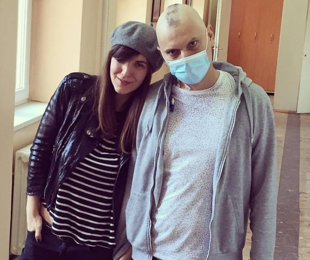 Preminuo suprug poznate voditeljke, reči kojim se oprostila cepaju dušu! Ono što je pred smrt uradio za njih je neprocenjivo! (FOTO)