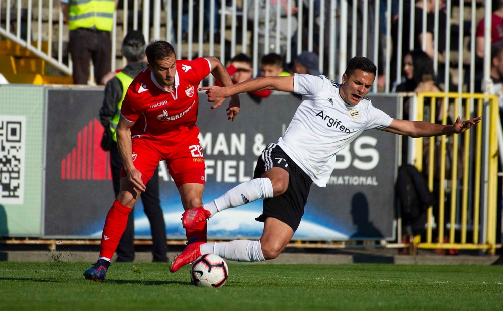 Čukarički šokirao Zvezdu!  Šampion izgubio na Banovom brdu posle 57. uzastopnih pobeda u Superligi! (VIDEO + FOTO)
