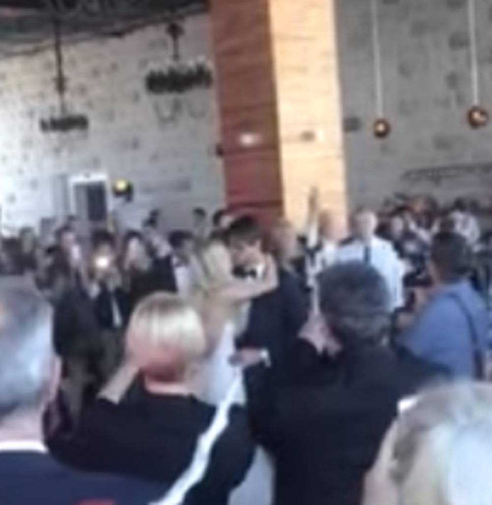 Nevena u BOŽANSTVENOJ venčanici ostavila sve goste bez daha, a onda je uradila nešto nesvakidašnje! (VIDEO)