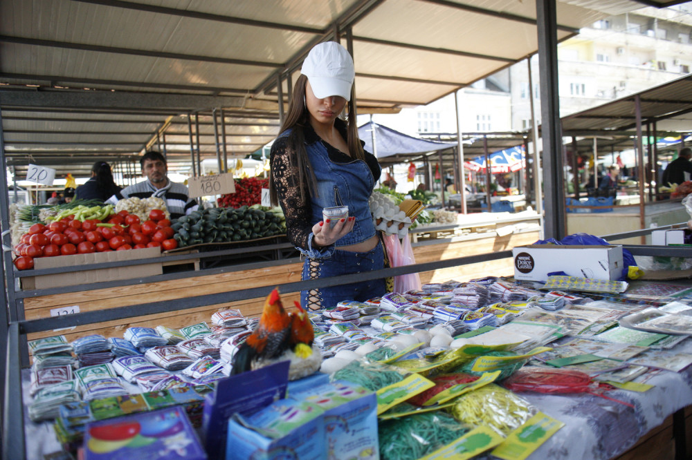 Pijaca se danas tresla od smeha zbog izjave jedne žene o DRŽAVNIM JAJIMA!