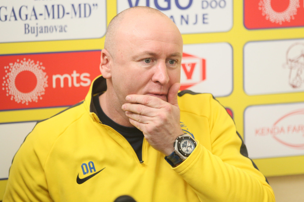 Misteriozna kaseta Đanija Ćurčića u video klubu i fragmenti jednog vremena! (VIDEO)