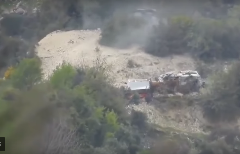 Krenuli na njih snajperima i topovima, mrtvi na obe strane! Izgovorili ove reči, pa sasuli kišu metaka!