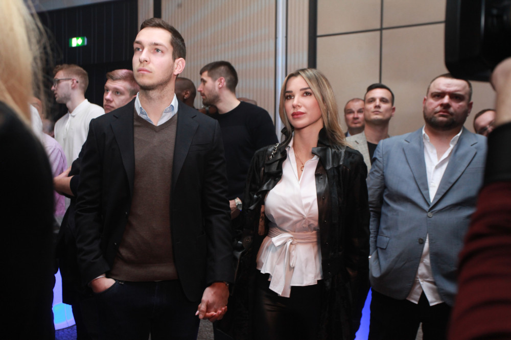 Dragana Džajić i Miloš Ivanović proslavljaju godišnjicu braka:  Osvanule do sada neviđene slike sa venčanja (FOTO)