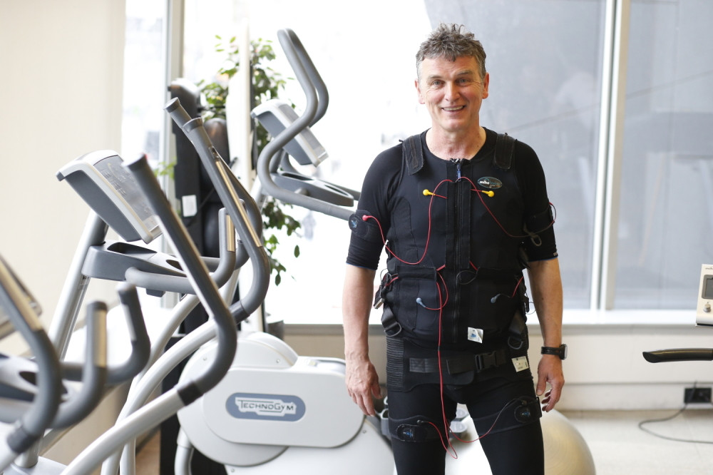 Srpski supermen jači od povrede, ne može da stane na nogu ali nastavlja trku! (VIDEO)