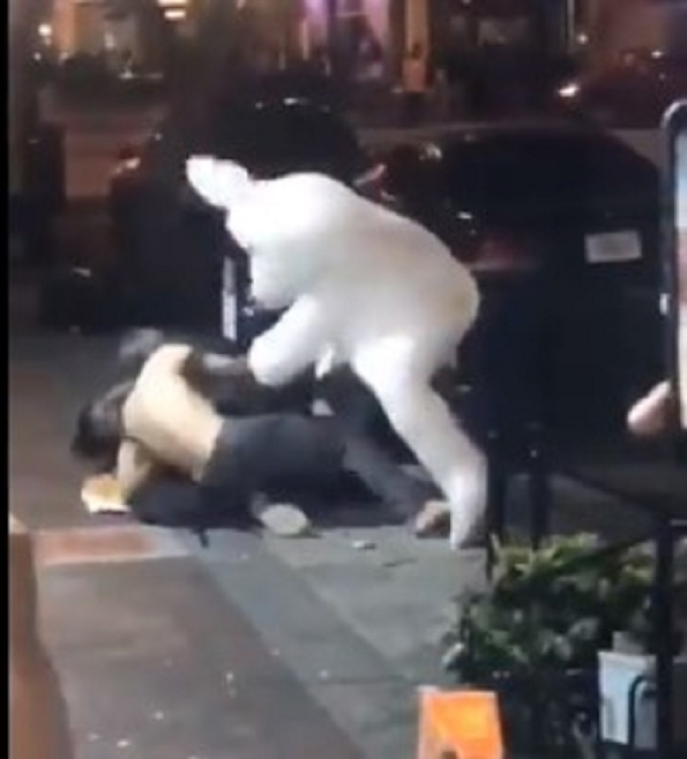 Svi su mislili da će se situacija smiriti, a onda je zec prebio čoveka (VIDEO)