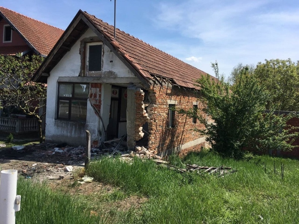 Dragana i Marko krenuli iz kafane, pa se zakucali u kuću kod Mladenovca! Devojka poginula na licu mesta (FOTO)