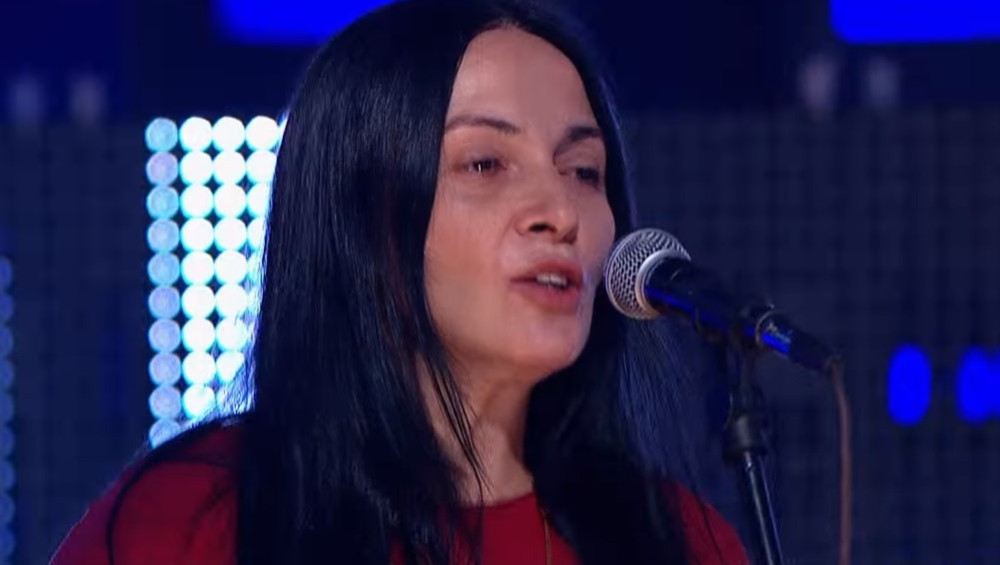 Preminula pevačica Discipline kičme!