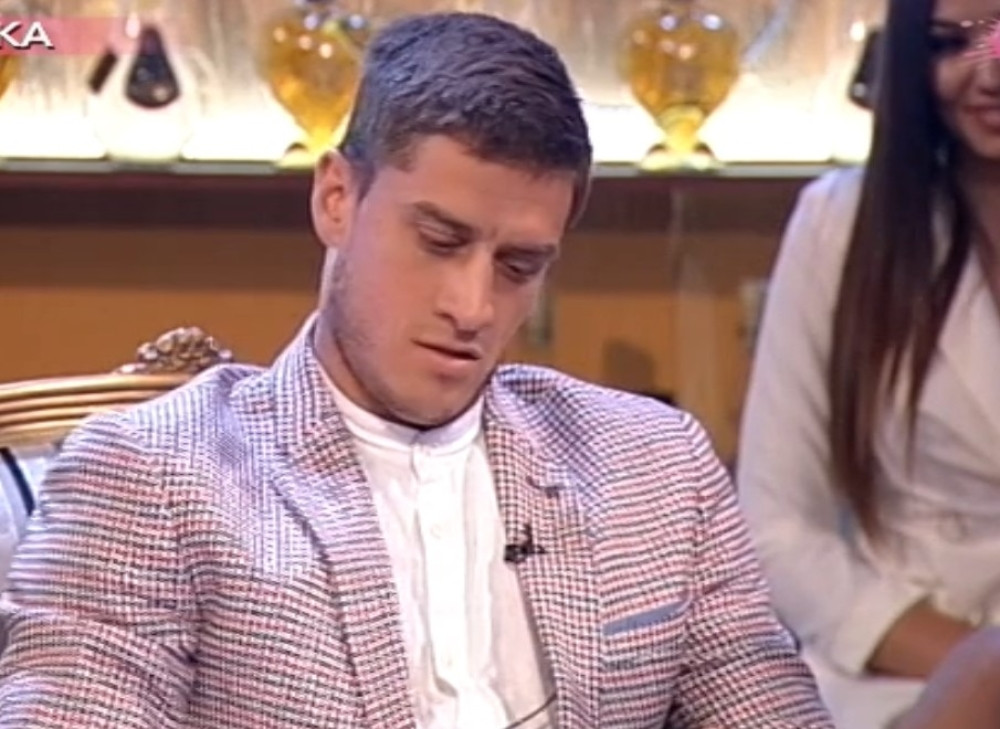 Spavala je sa mojim drugom za 500 EVRA! David IZNEO šok priču o ovoj zadrugarki, a onda se ona OGLASILA, nastao opšti HAOS