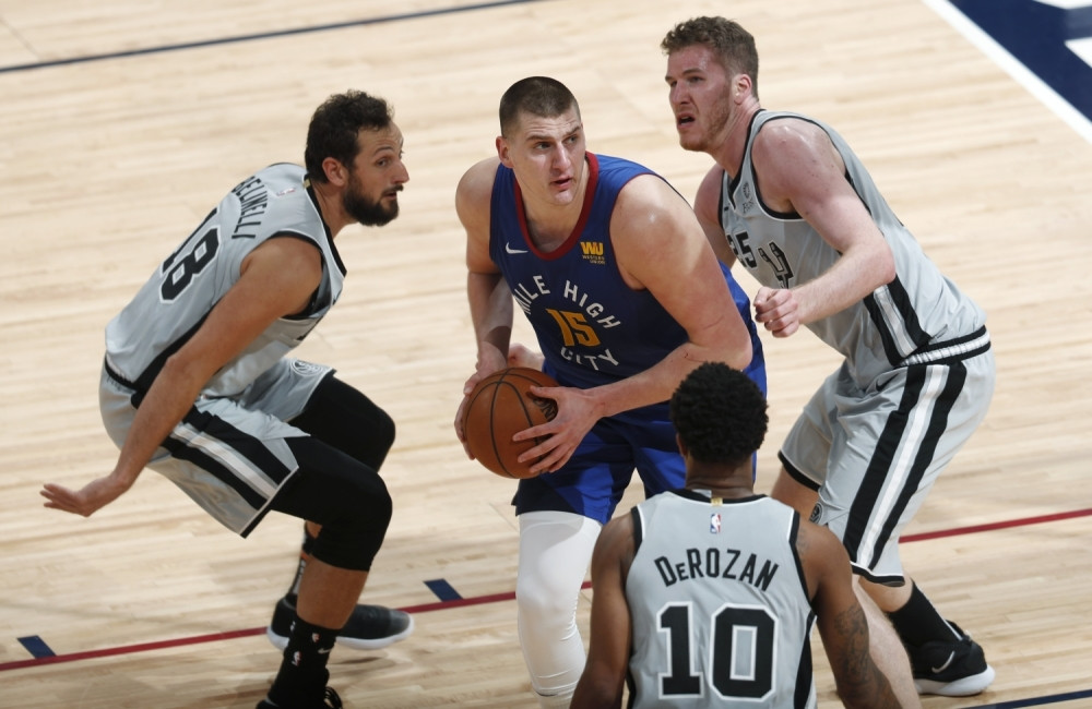 Jokić predvodi Denver do druge runde, Bobi stiže u Kanadu! (FOTO + VIDEO)