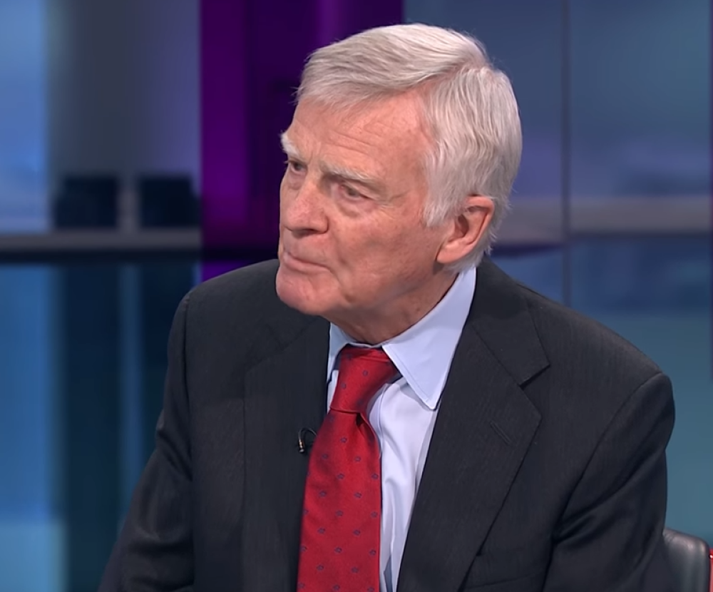 Naci orgije sa pet prostituki koje je bičevao pa pio čaj sa njima! (VIDEO)