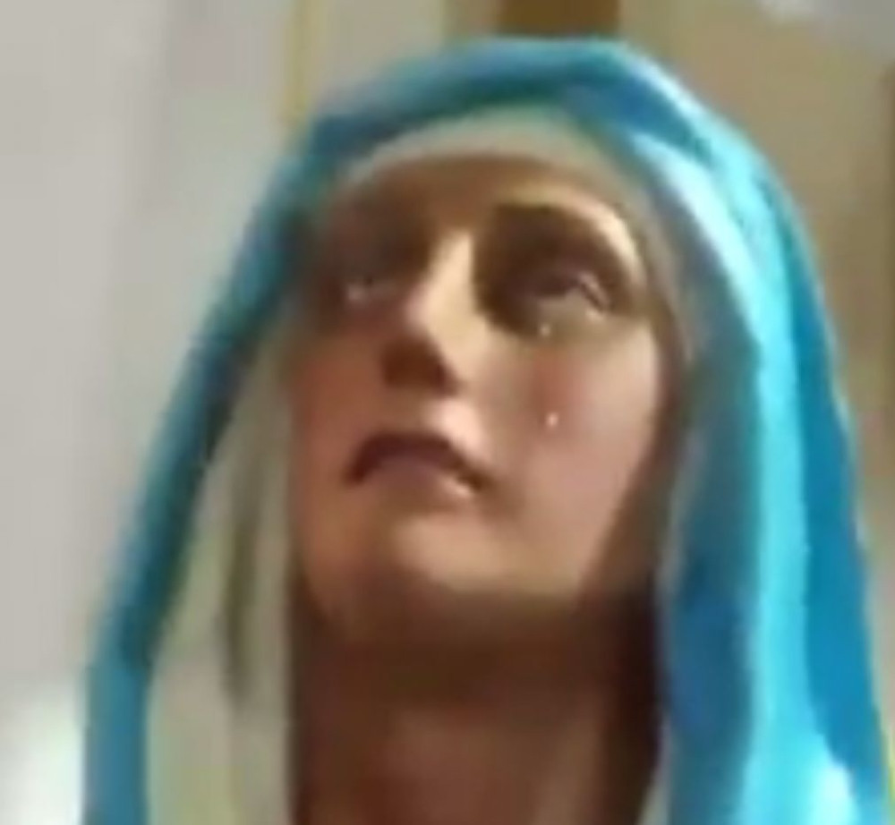 Na Veliki petak " Sveta Marija" je proplakala, dva dana kasnije crkvom je tekla krv (VIDEO)