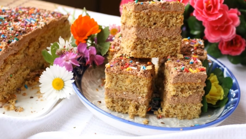 Domaći čokoladni kolač: Bolji od bilo koje torte, lako se sprema i uspeva svima!