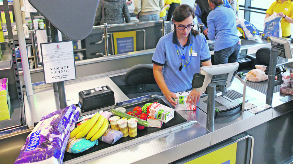 Evo kako će raditi banke, pošte i prodavnice za praznike: Dobro pogledajte detaljan spisak!
