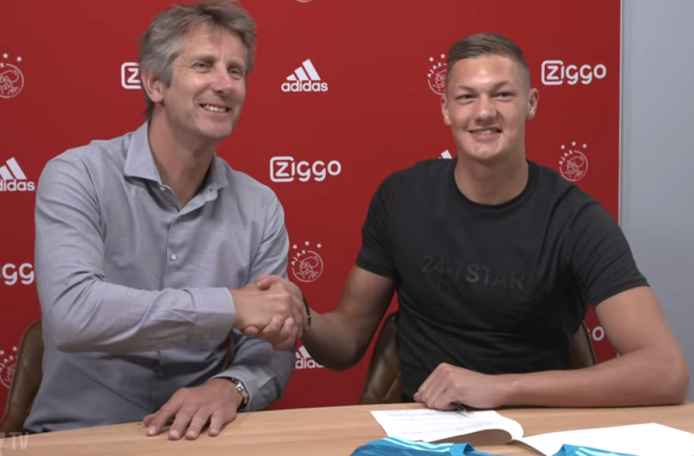 Novi Tadićev saigrač morao 100 puta da napiše "Ajaks je najbolji klub u Holandiji"! (FOTO + VIDEO)