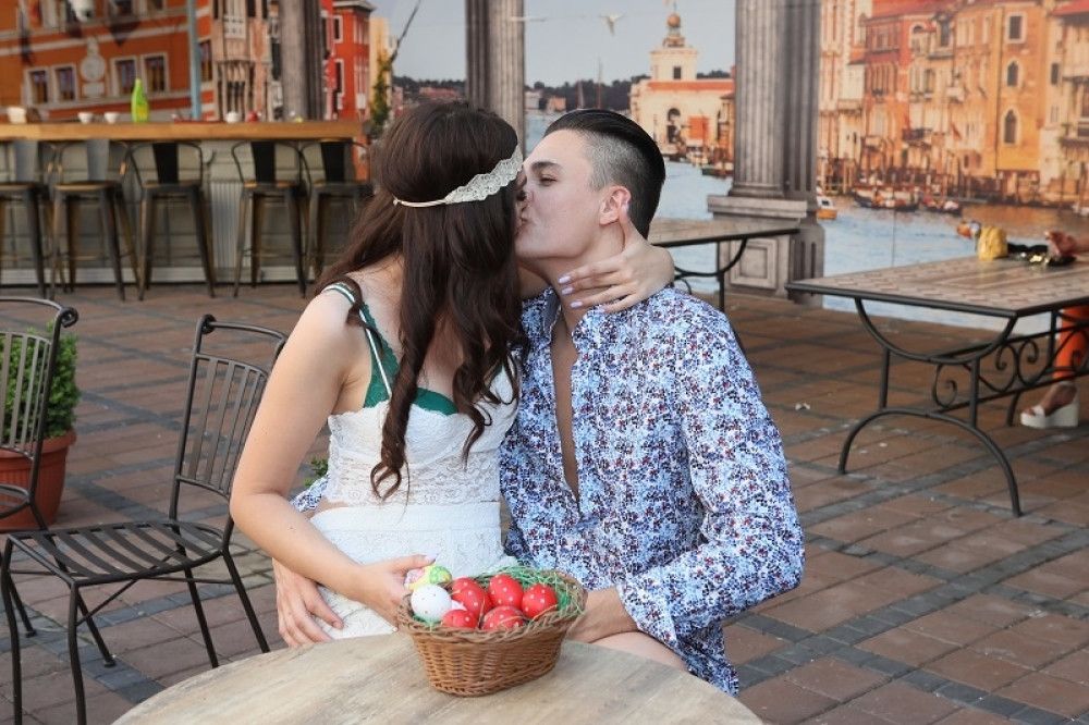 Elvin i Izabela se tucali na Uskrs! Evo kako je Kadra reagovao na njenu trudnoću!