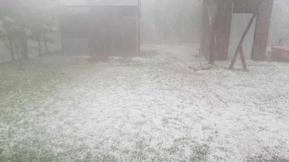 Jako nevreme pogodilo Topolu! Grad uništio letinu i voćnjake