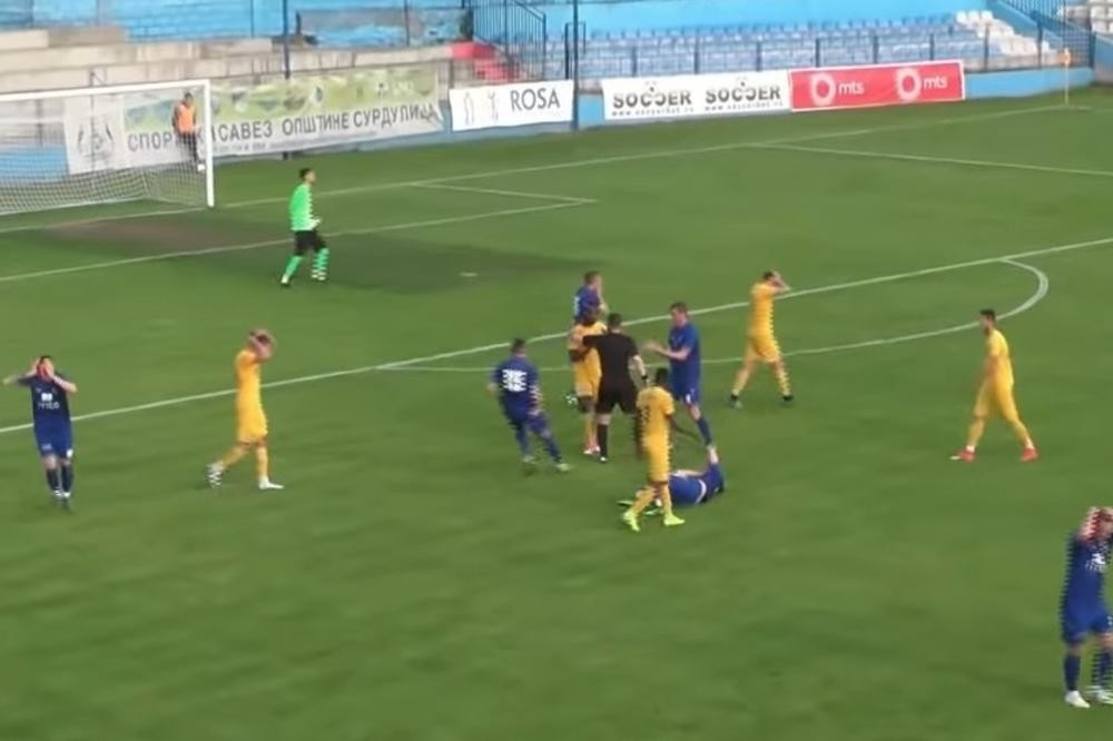 Strava i užas! Fudbaler Dinama startom za "zatvor" na dva mesta polomio nogu Kojiću! Publika zanemela, a igraču se uz jauke 9 minuta ukazivala pomoć na terenu!  (VIDEO)