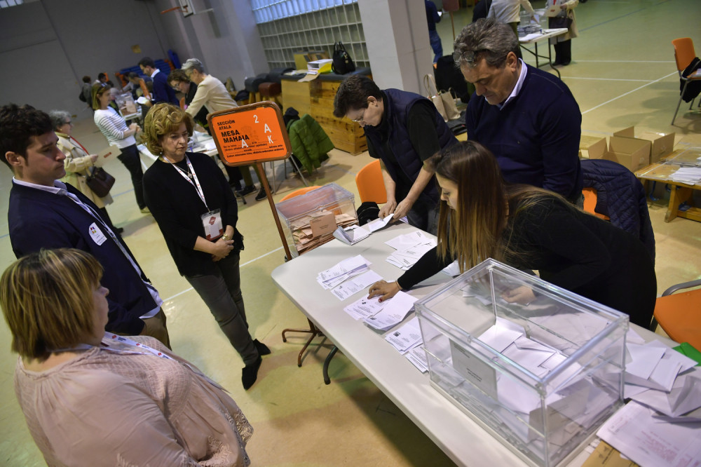 Poslednja šansa da se zaustavi ludilo, razlika je u par hiljada glasova, sve opcije su OTVORENE!