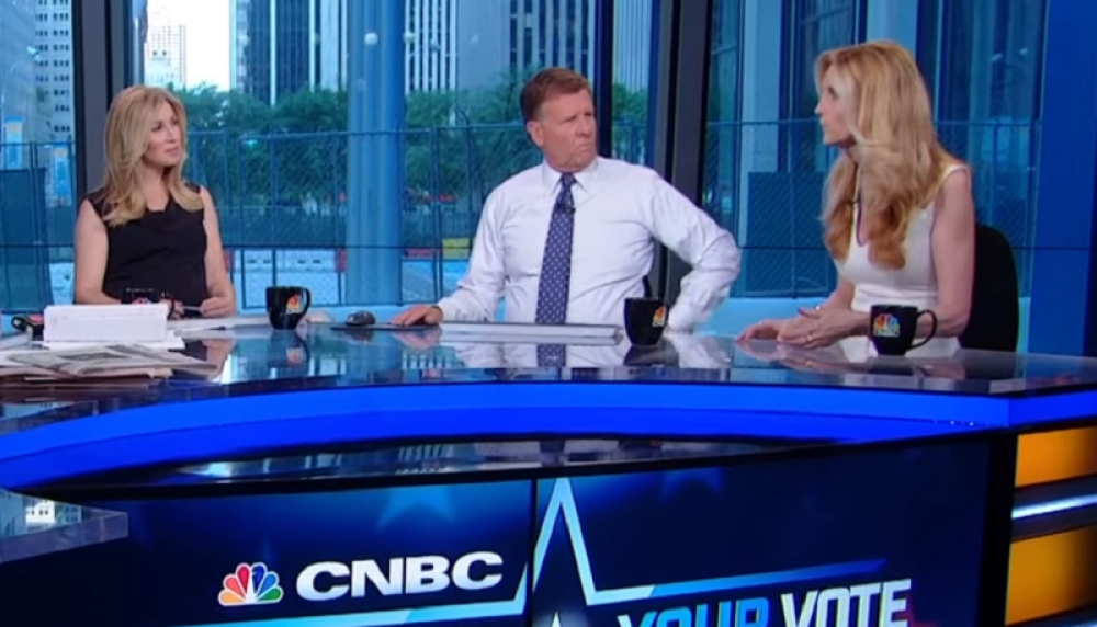 Obožava Trampa, izgleda kao milion dolara i naoružana je DO ZUBA! (VIDEO)