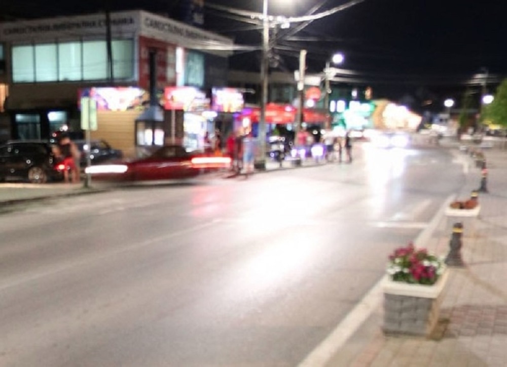 Tači izbacio srpsku decu iz autobusa, nesrećni mališani ostali sami i uplašeni na ulici usred noći!
