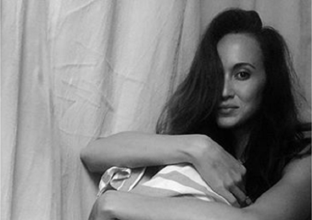 Naša poznata pevačica završila u BOLNICI! Boluje od STRAŠNE BOLESTI, situacija je ozbiljna! (FOTO)