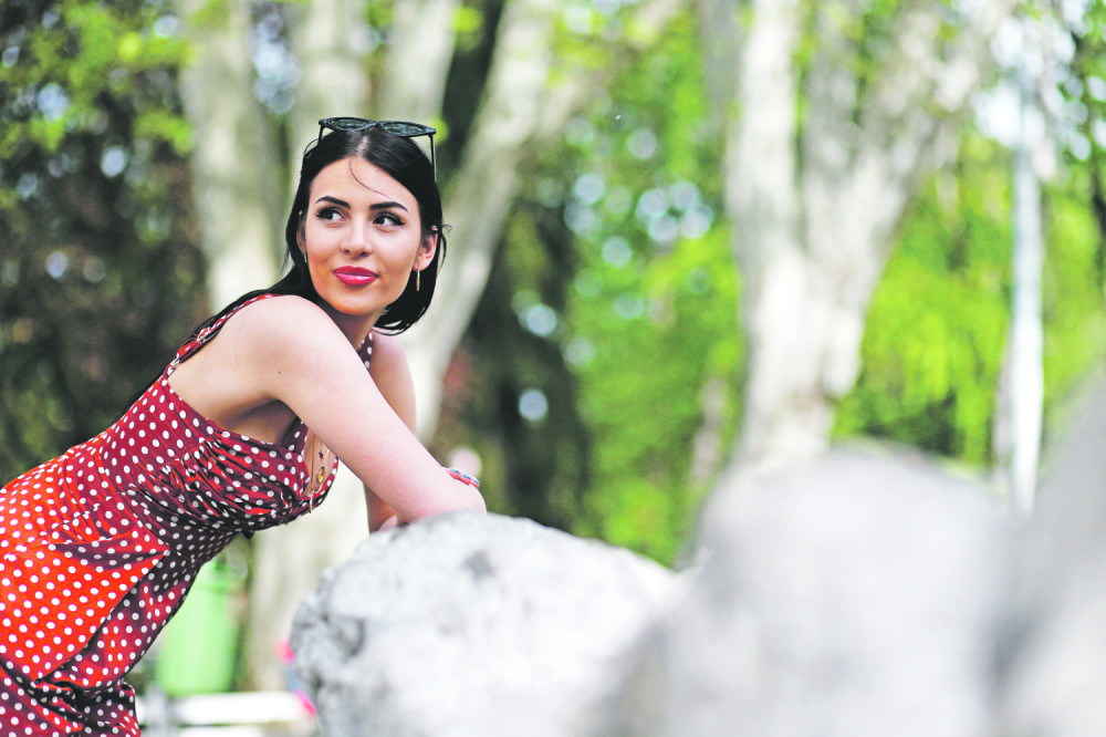 Milion ljudi je videlo Cecinu ćerku kako radi jednu stvar, a ona nikad izazovnija!